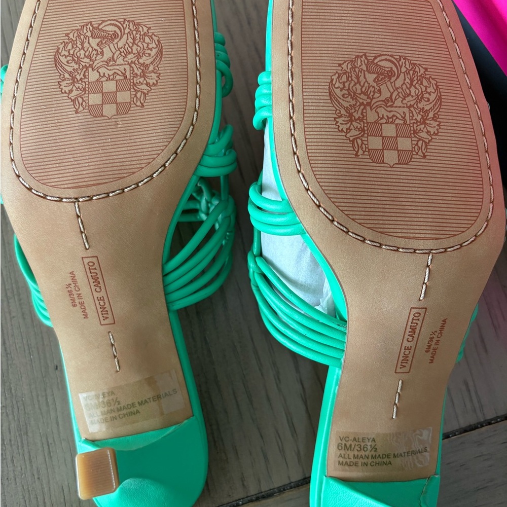NIB Vince Camuto green crochet sandals - Picture 4 of 6